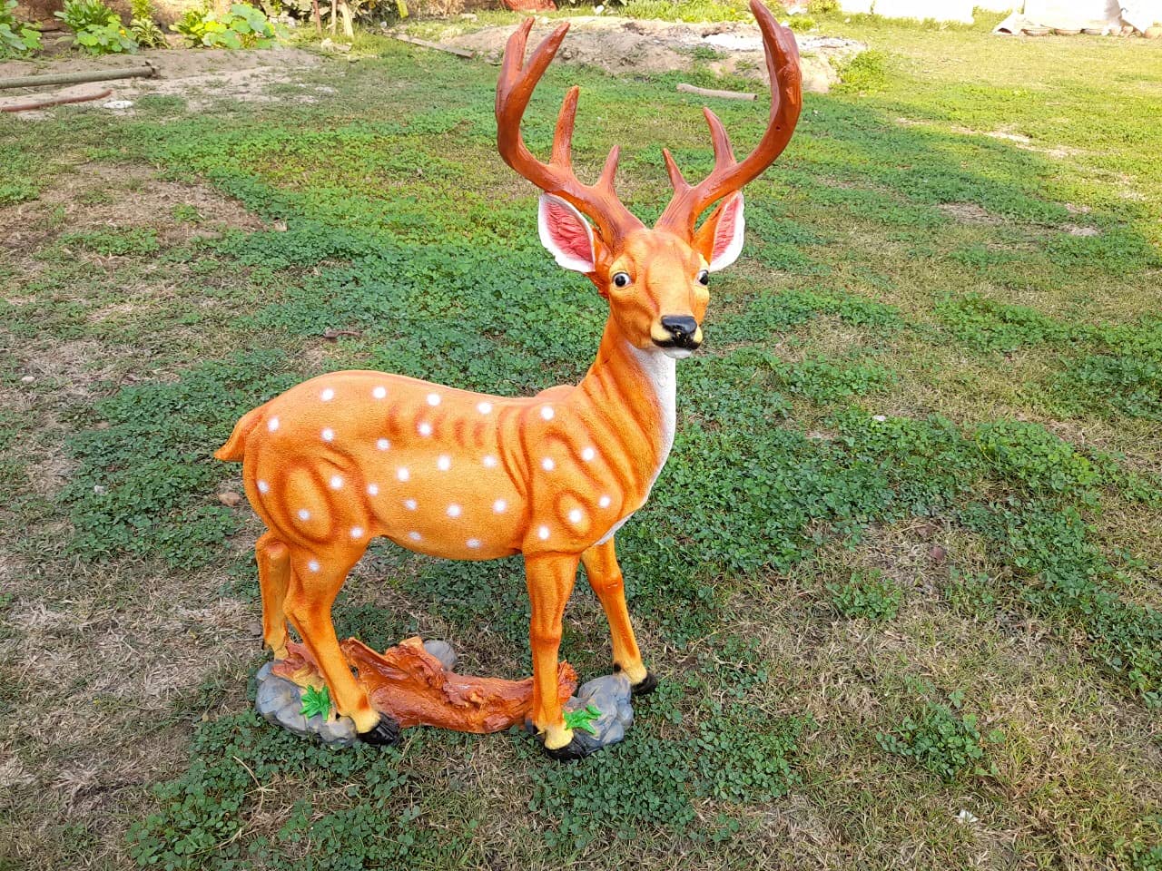 Gardens Accessories standing deer with horn pack of 1