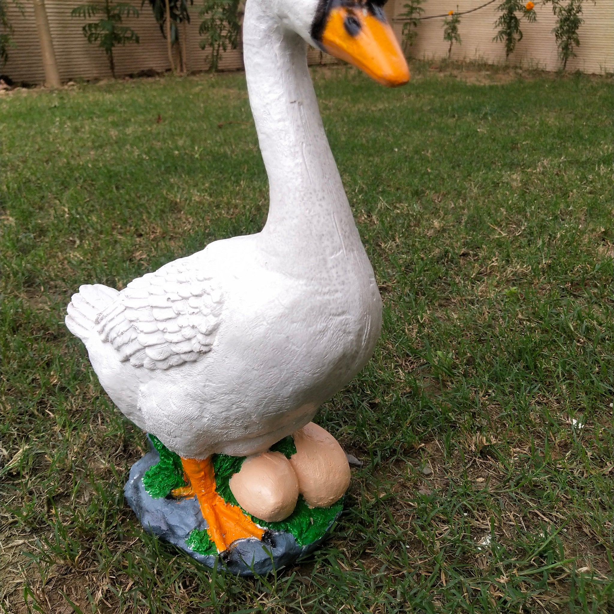 Gardens Accessories Duck with egg garden decor /home decor